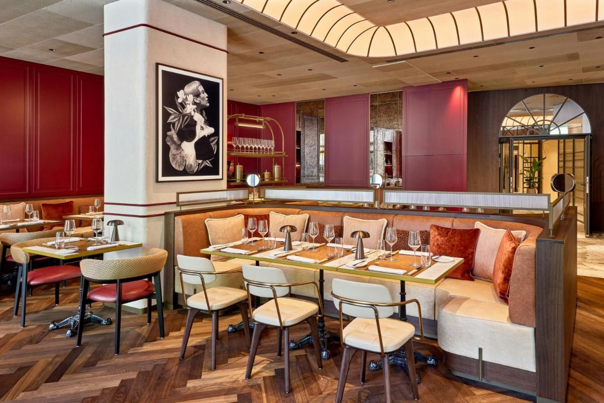 Ein Sitzbereich in der Unterkunft Berlin Marriott Hotel