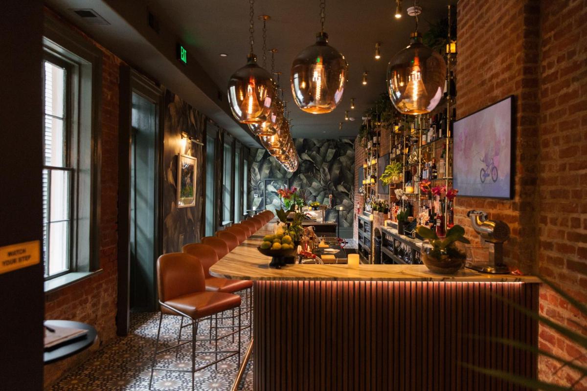 Garden District Hotel - Housity