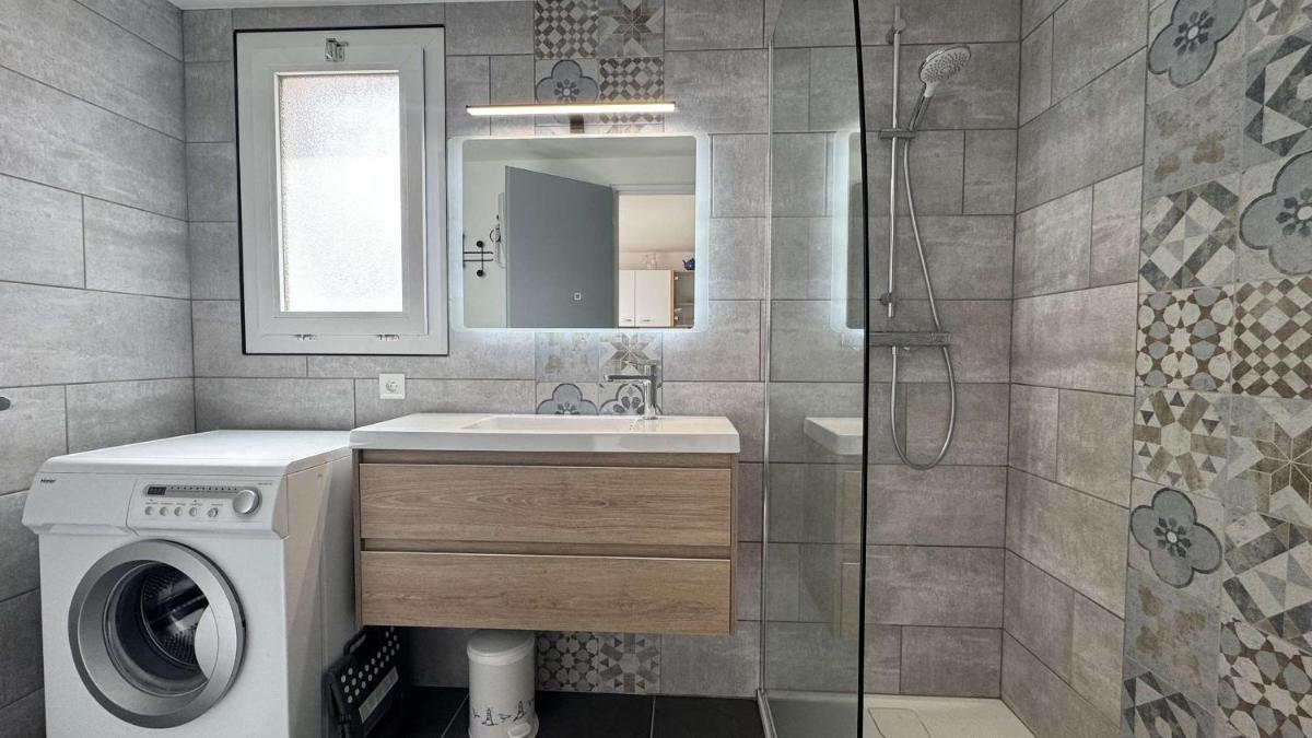 Location dans résidence avec piscine à 50m de la plage - Housity