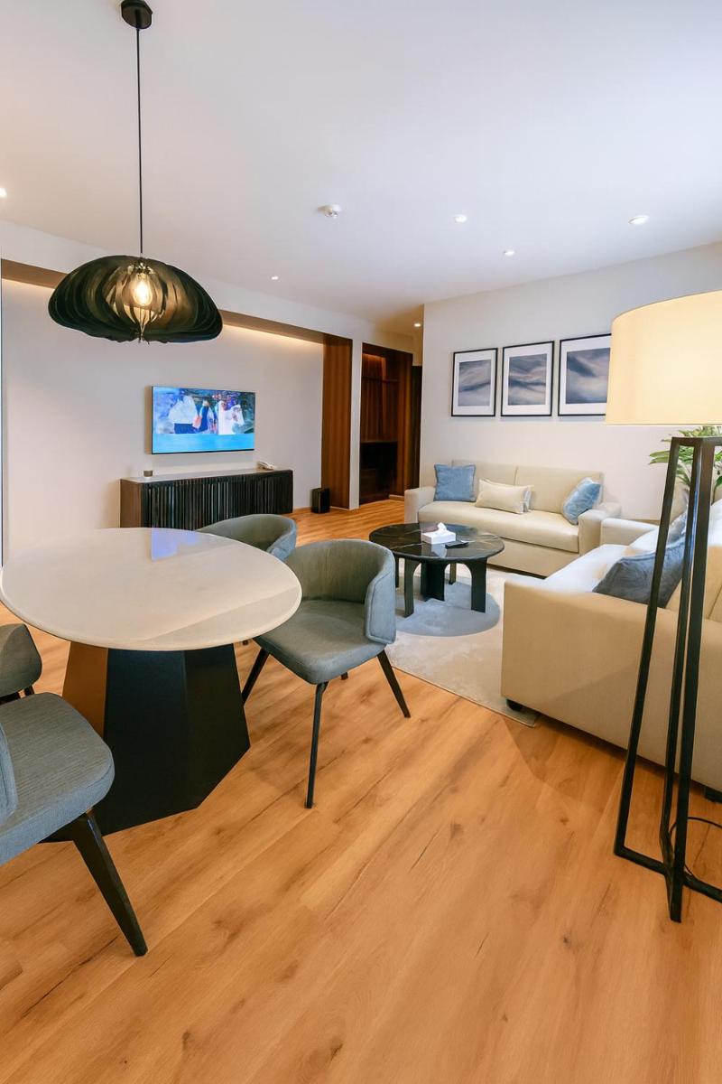 Unique Suites - Hizvo