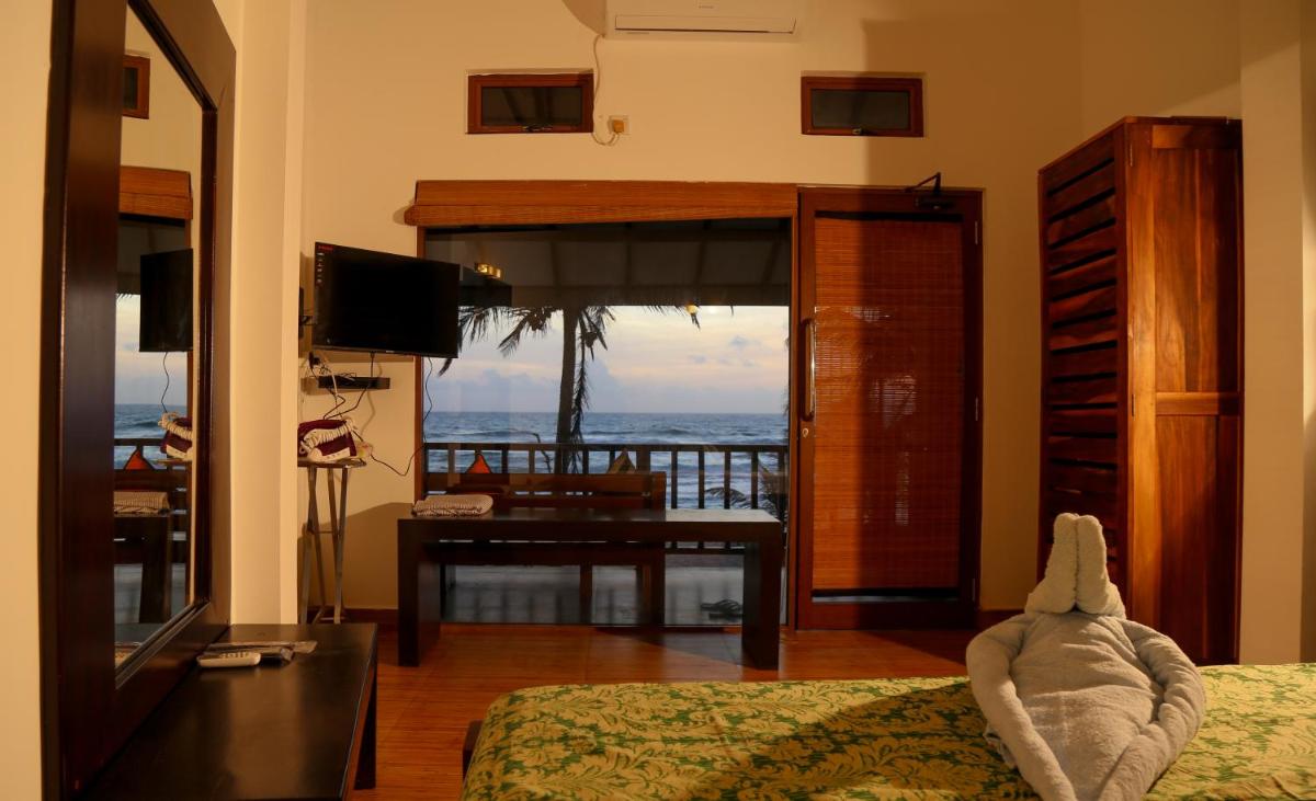Hikka Beach Flat - Hizvo