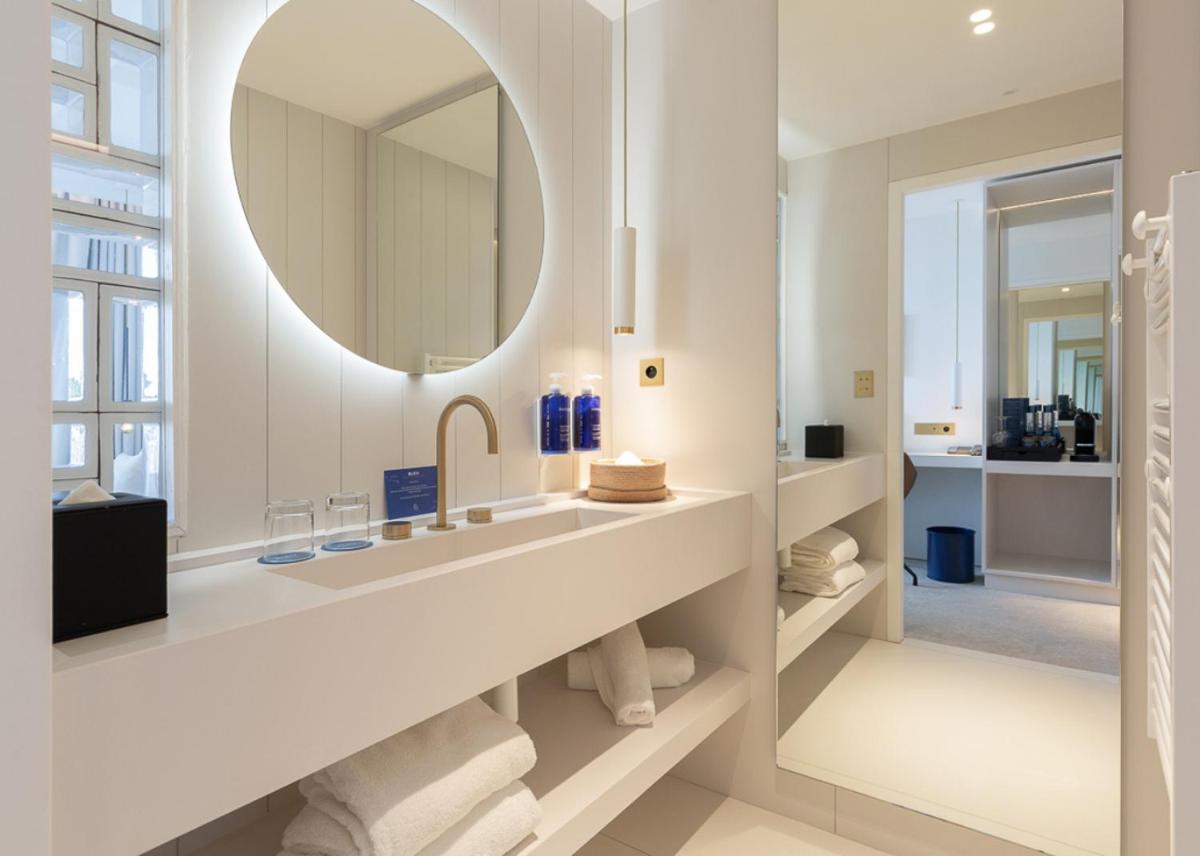 Salle de bains dans l'établissement Bleu Hôtel & Spa