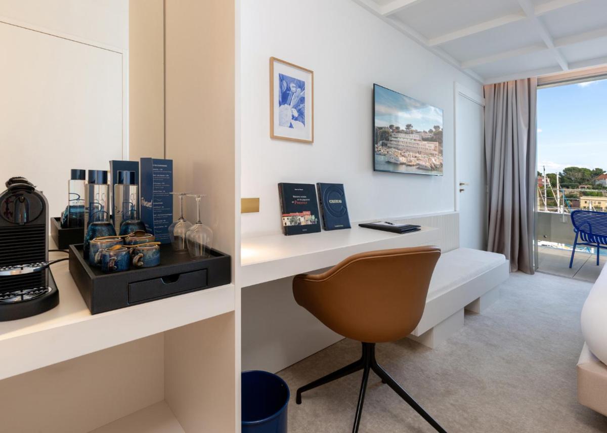 Plateau bouilloire dans l'établissement Bleu Hôtel & Spa