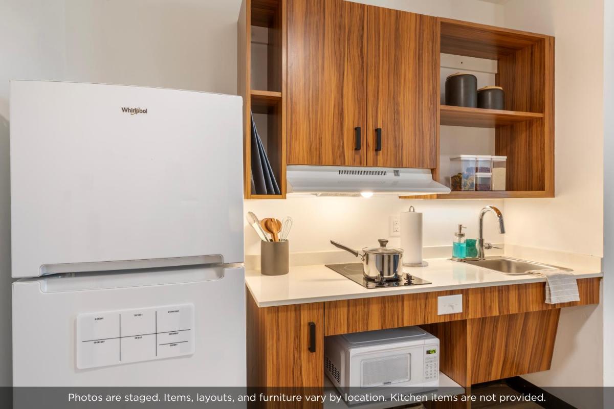 Uptown Suites Extended Stay Tampa FL - Riverview - Housity