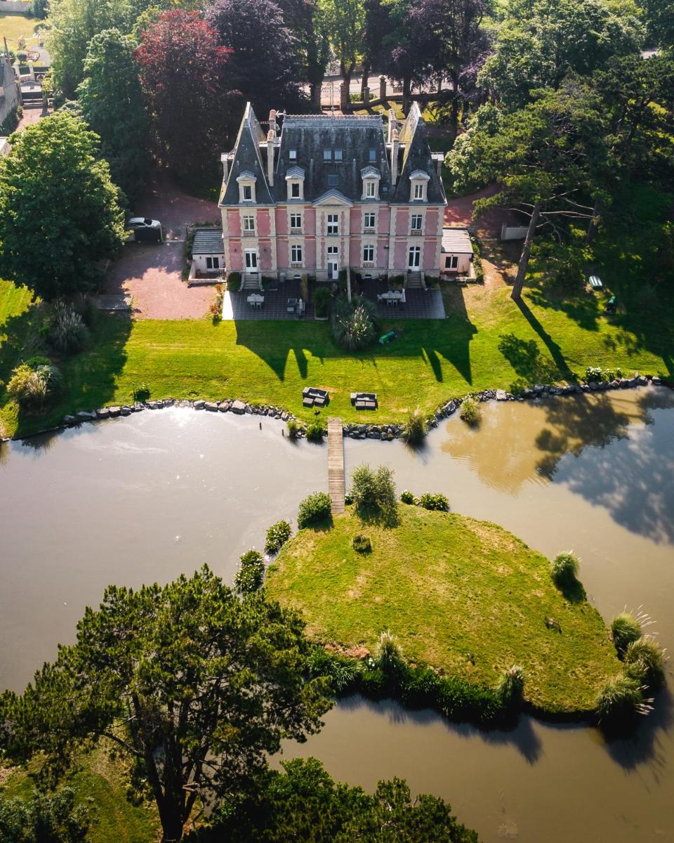 SUITE Souplex Château Côte de Nacre - Housity