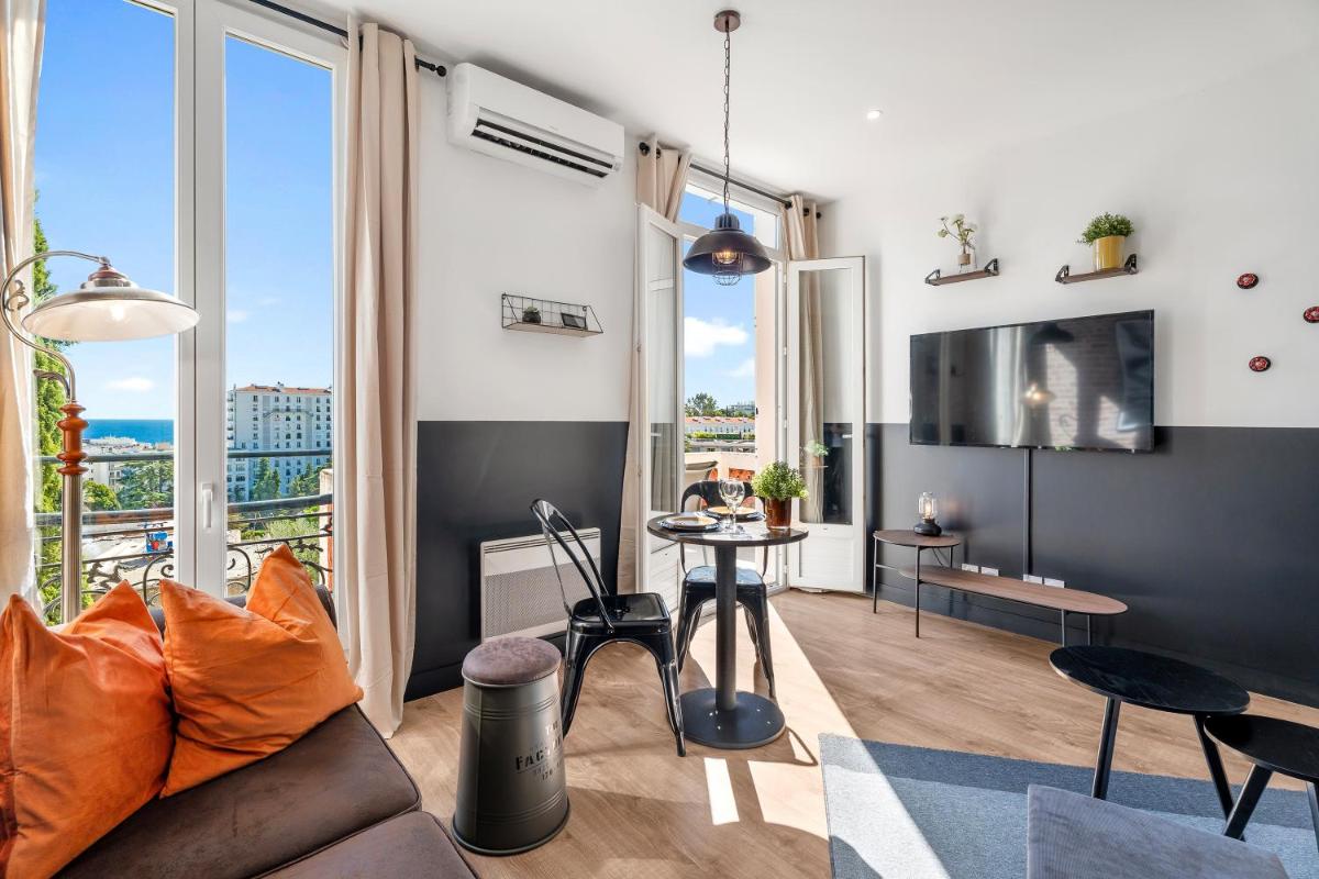 Nice Renting - CAMBRAI - Luxurious Sea View Terrasse - King Bed - Parking - AC - fully equipped - Hizvo