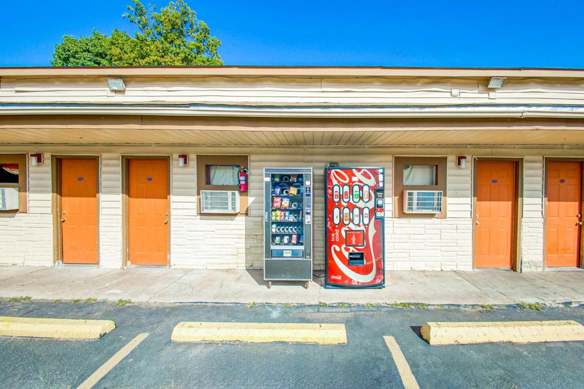 Hotel O Best Rest Inn Springfield US 36 - Housity