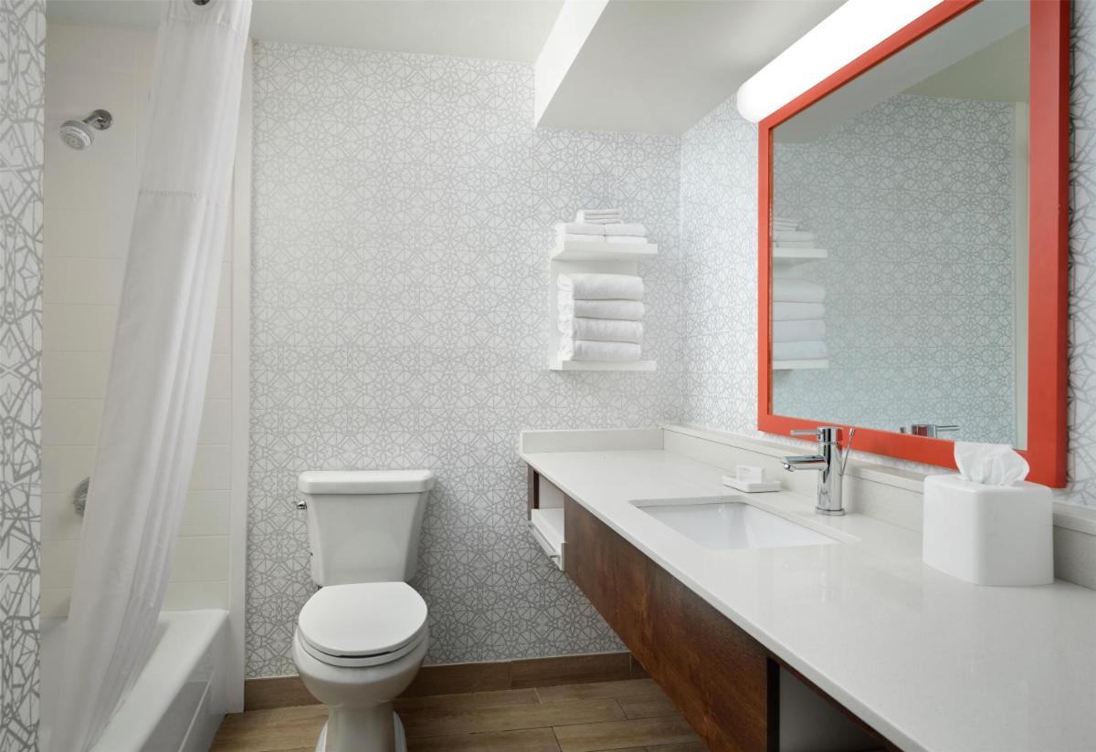 Hampton Inn Meridian - Housity