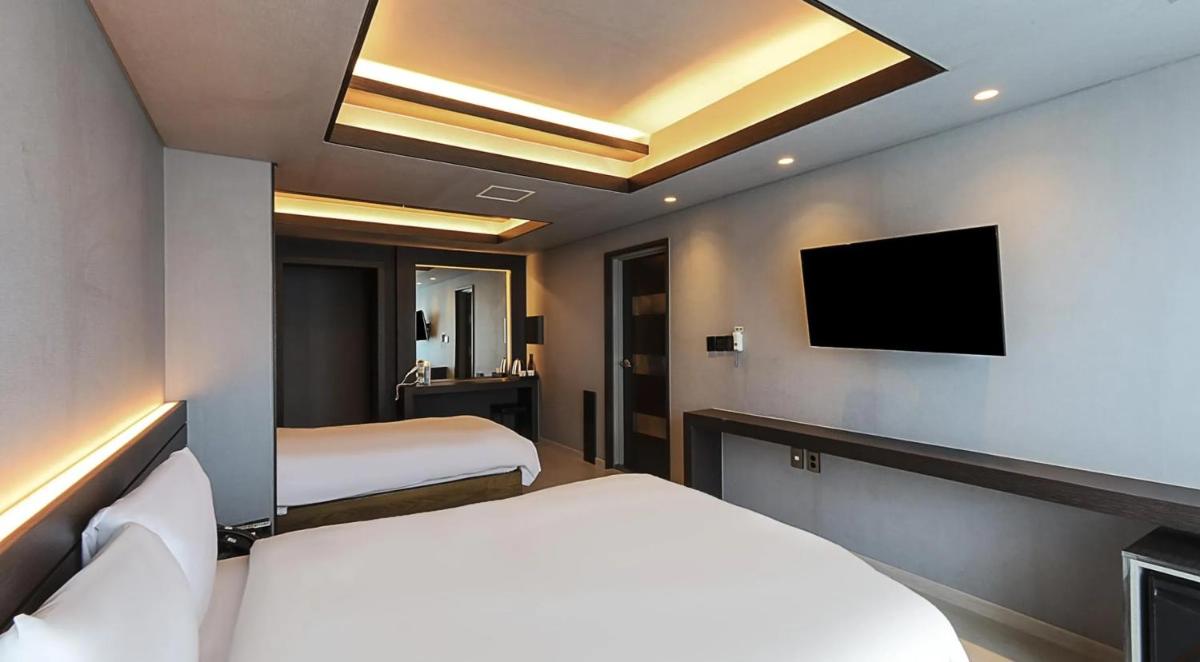 Suntree Hotel - Hizvo