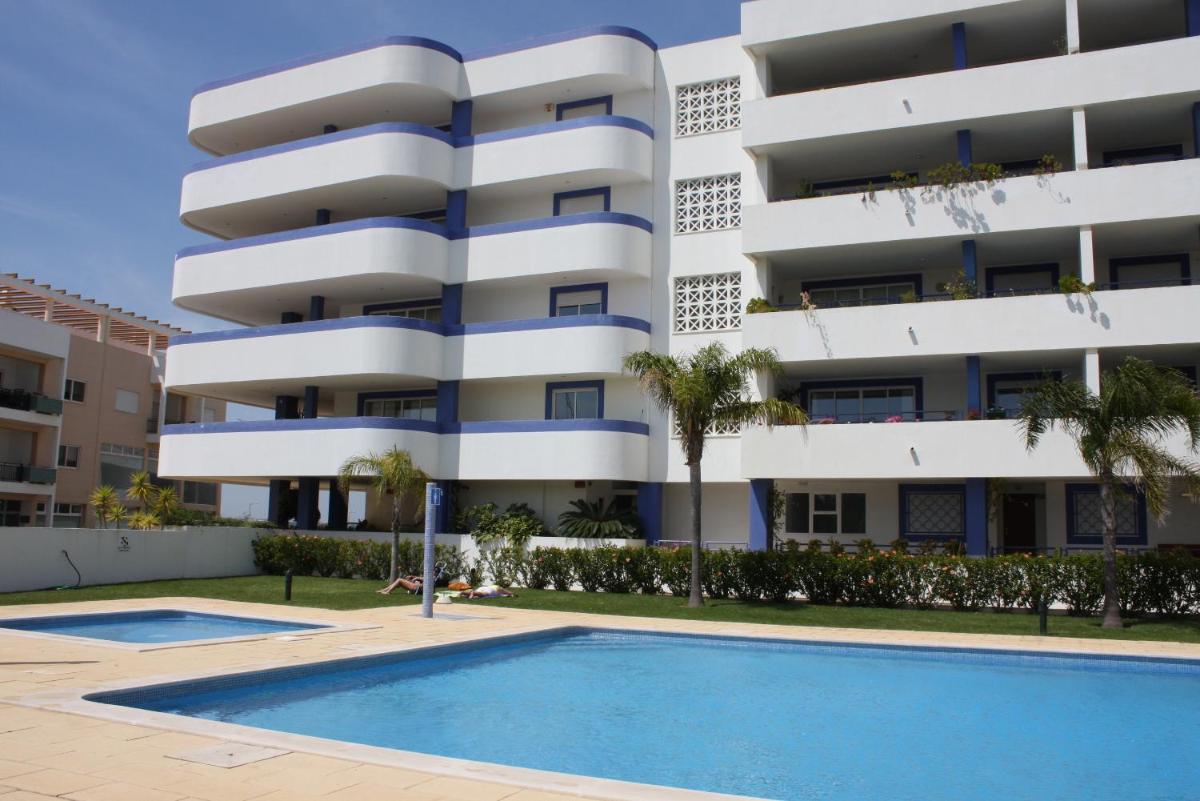 Timeless Vacations Vilamoura Marina Flat WIFI & Pool - Housity