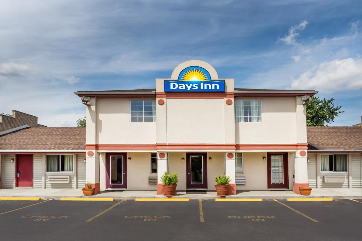 Days Inn by Wyndham Plymouth - Housity