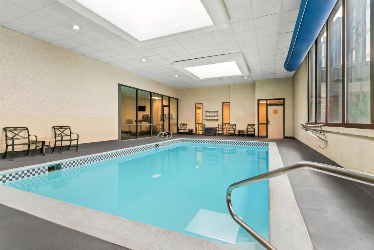 Red Lion Hotel Cheyenne - Housity