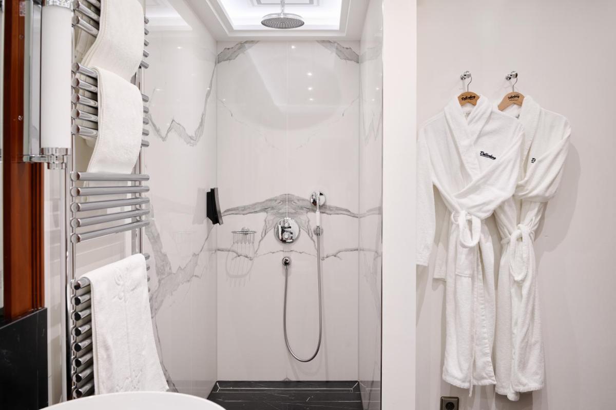 Ein Badezimmer in der Unterkunft Hotel Dollenberg