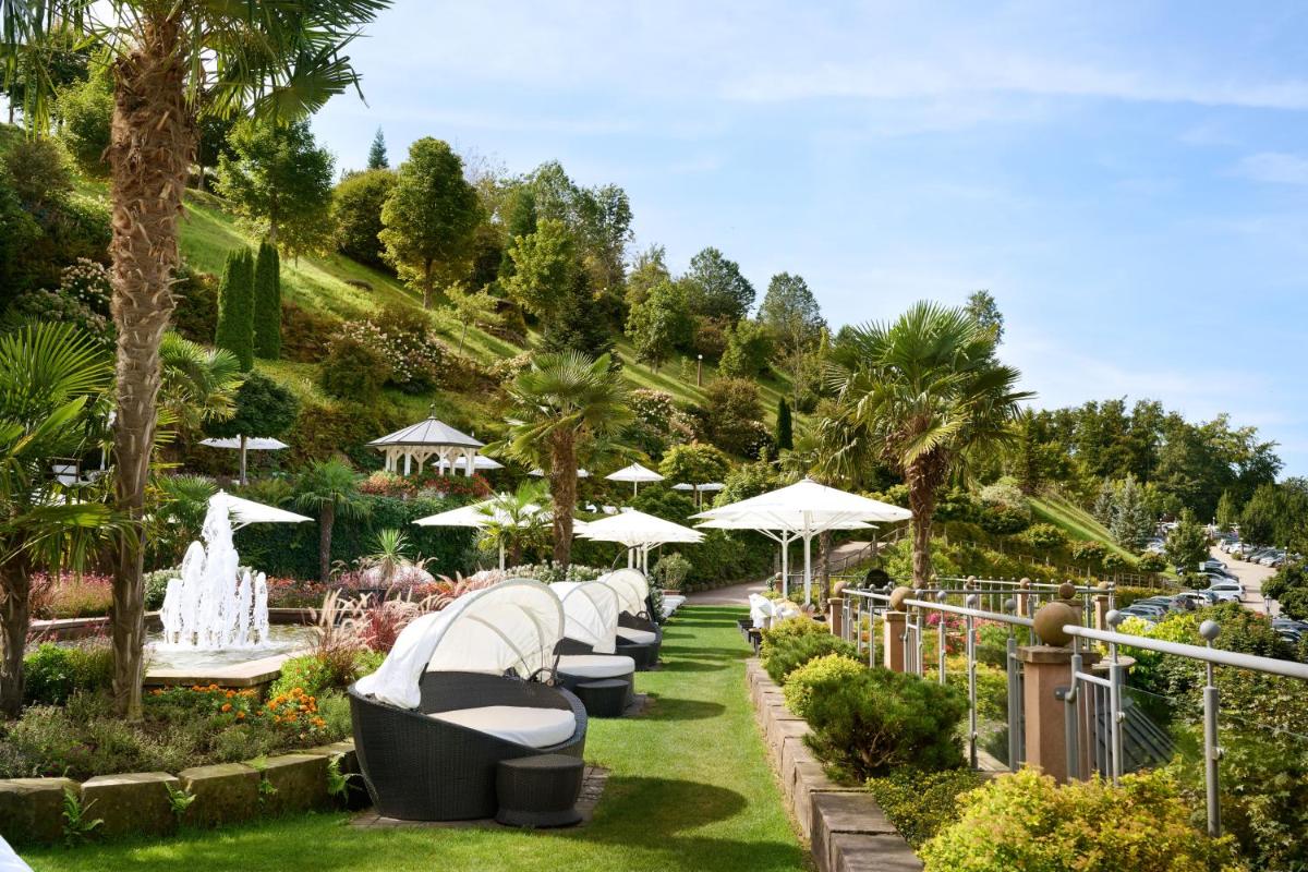 Ein Garten an der Unterkunft Hotel Dollenberg