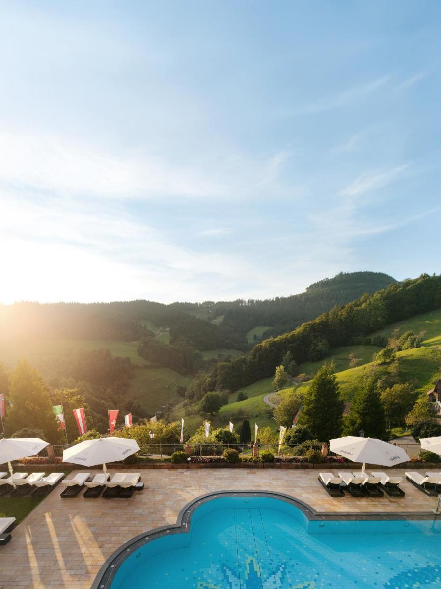 Ein allgemeiner Bergblick oder ein Berglick von des Hotels aus
