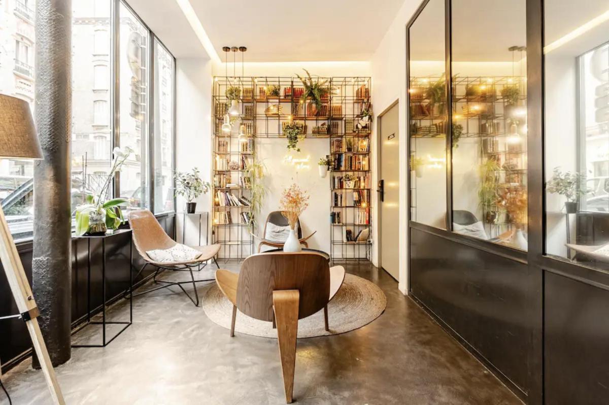 Coin salon dans l'établissement Atypik Hotel