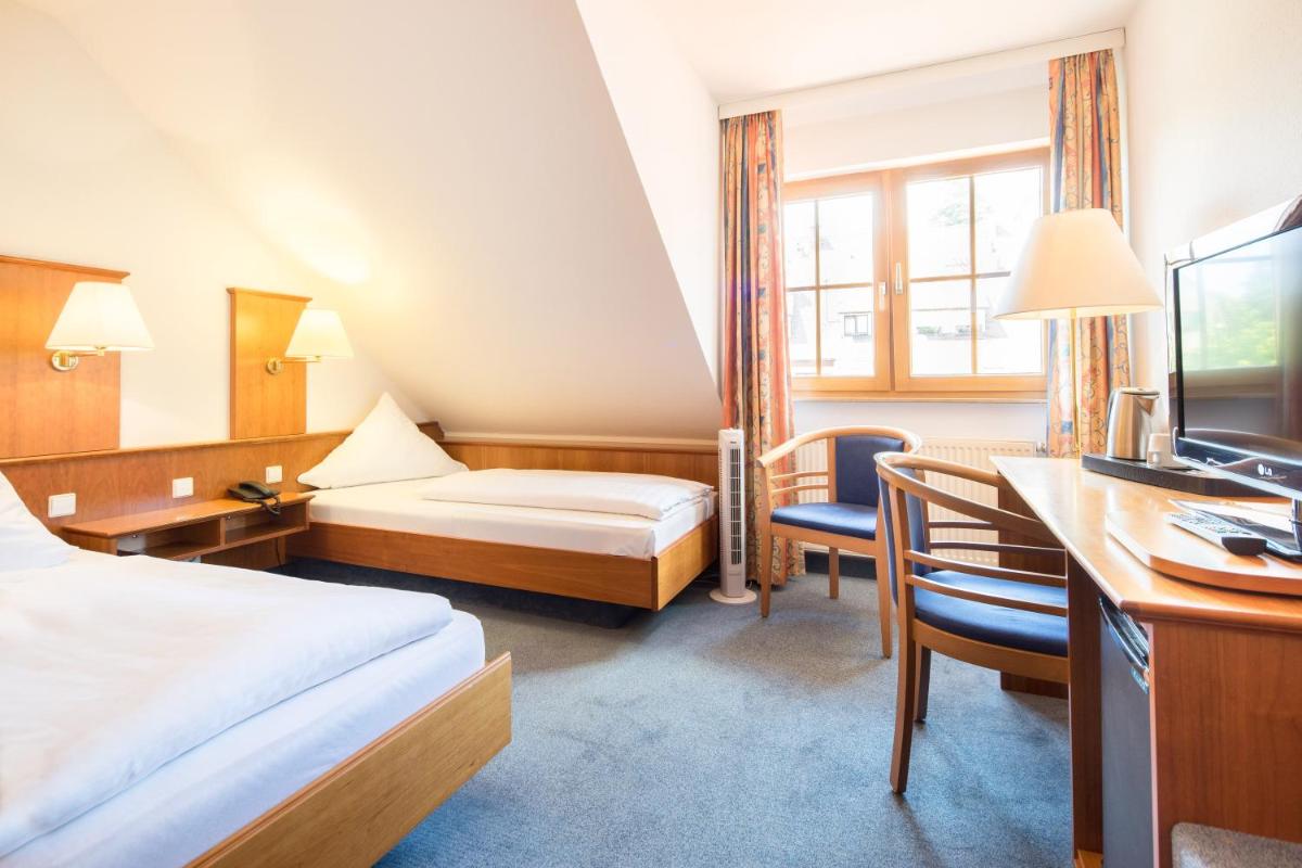 Hotel Blume - Housity