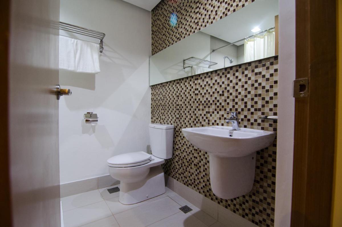 Madison Hotel PHL - Housity