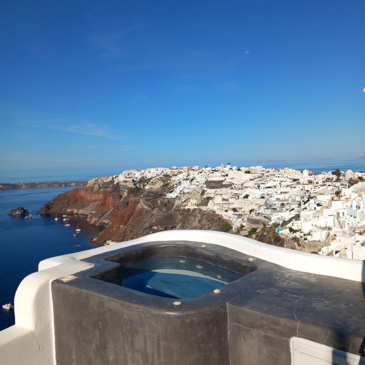 Captain John Villas Oia - Caldera & Sunset View - Hizvo