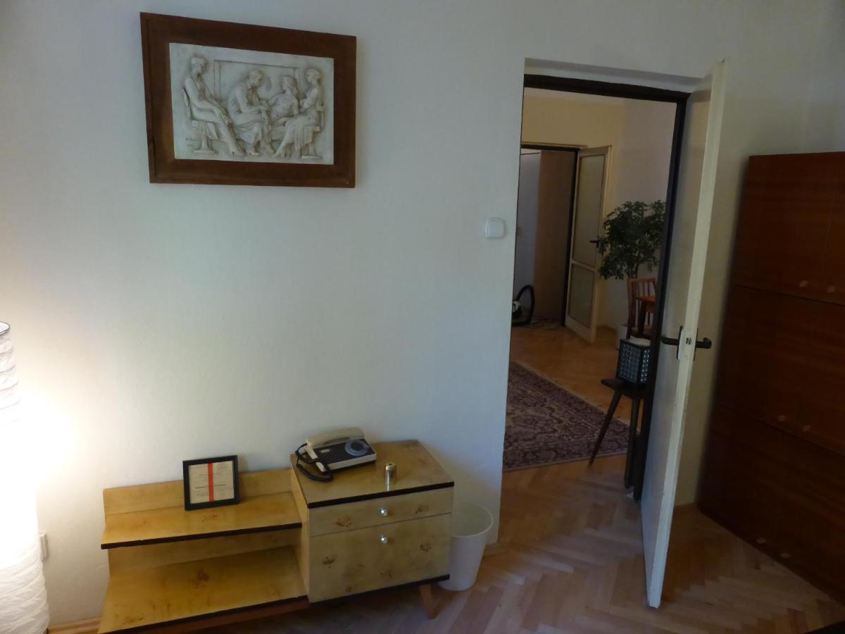 Retro Apartment - Housity