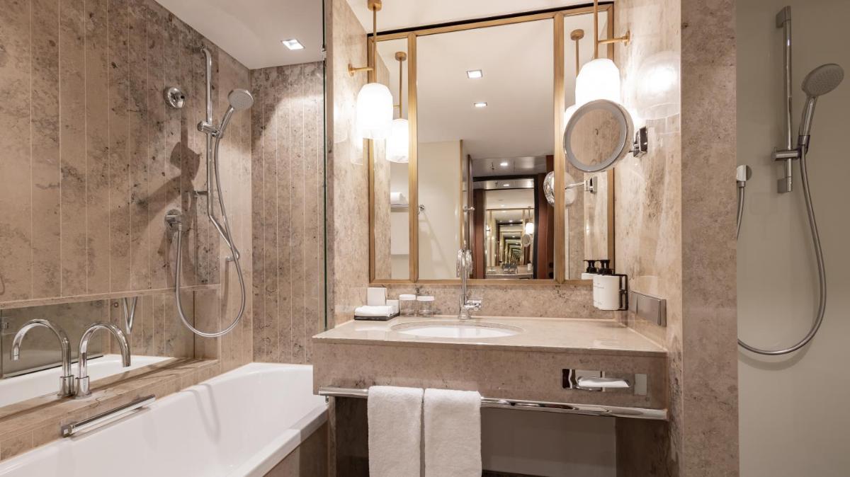 Ein Badezimmer in der Unterkunft InterContinental Berlin by IHG