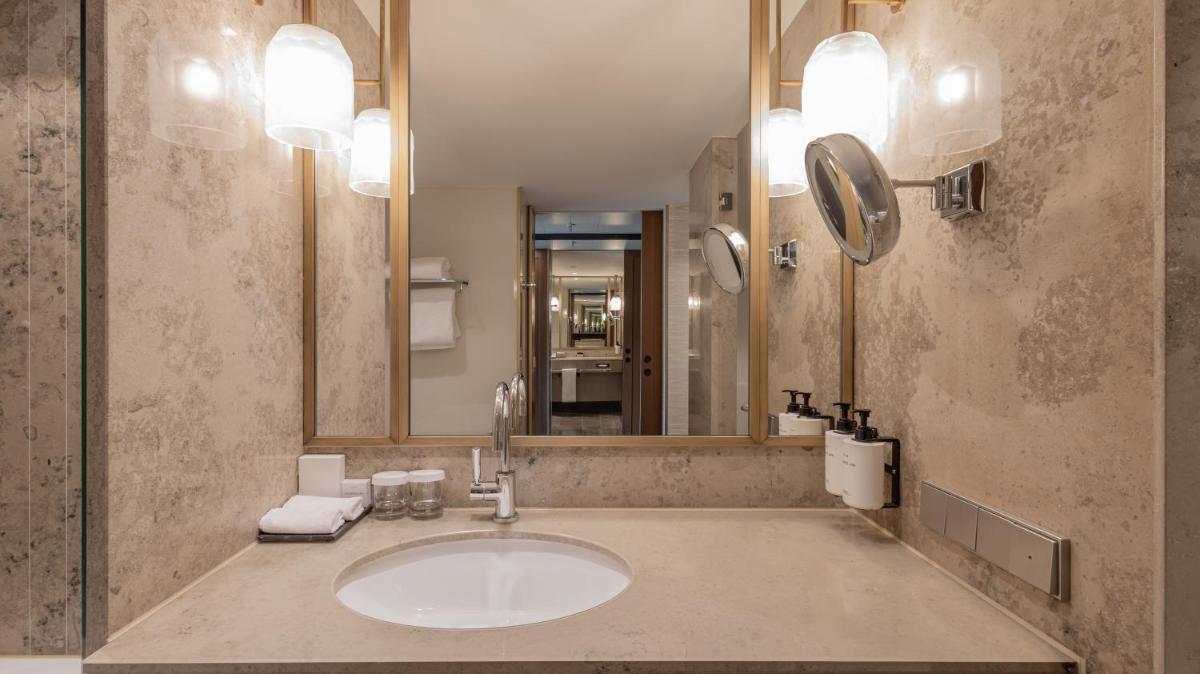 Ein Badezimmer in der Unterkunft InterContinental Berlin by IHG