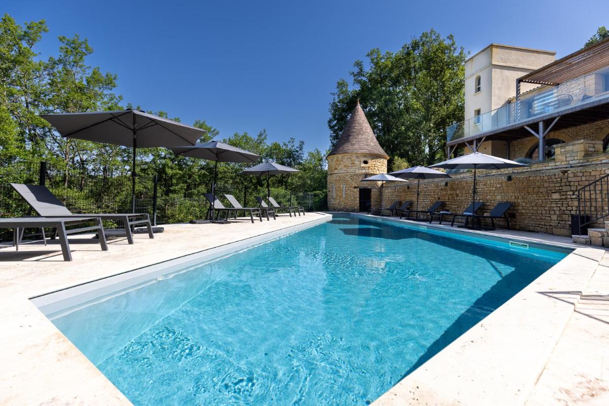 Piscine de l'établissement La Perle de Domme ou située à proximité