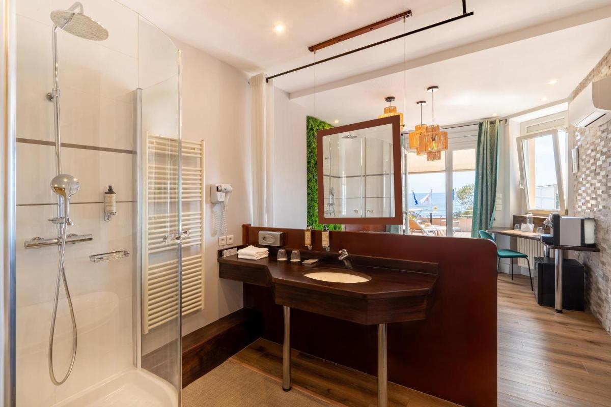 Best Western Plus Hôtel la Rade - Housity