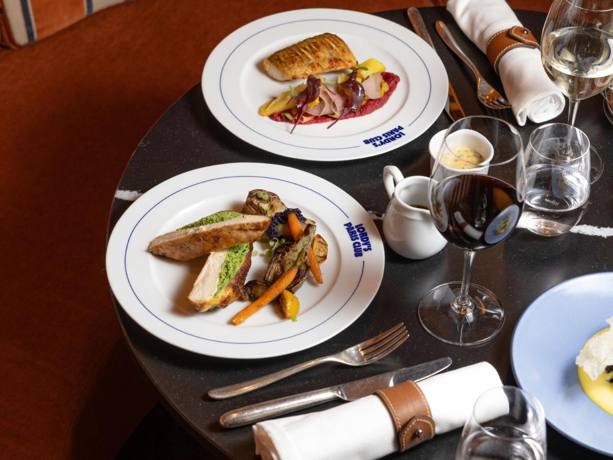 Nourriture dans l'hôtel ou à proximité