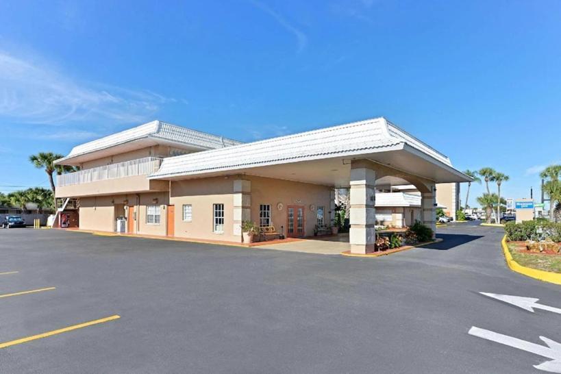 Travelodge by Wyndham Venice - Housity