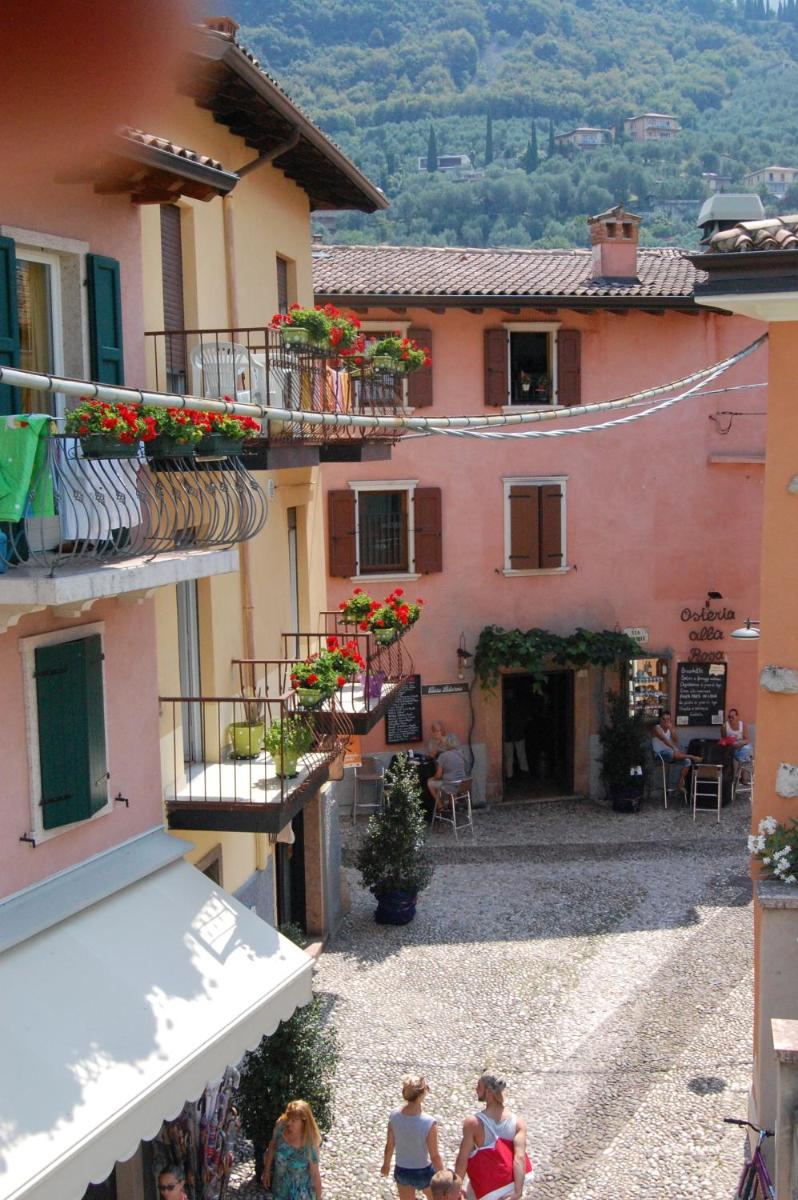 Casella's Apartments - Housity