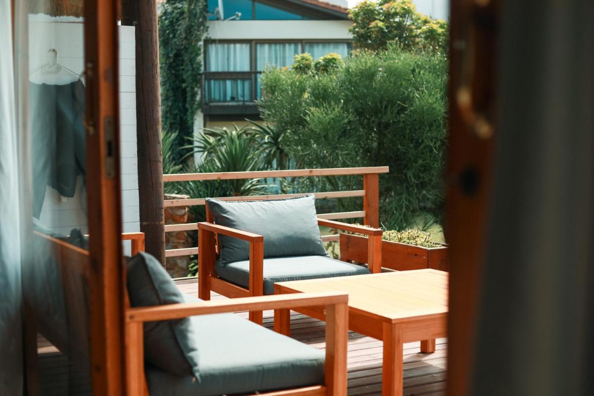 Dreamland Beach House & Studios at Supertubes - Housity