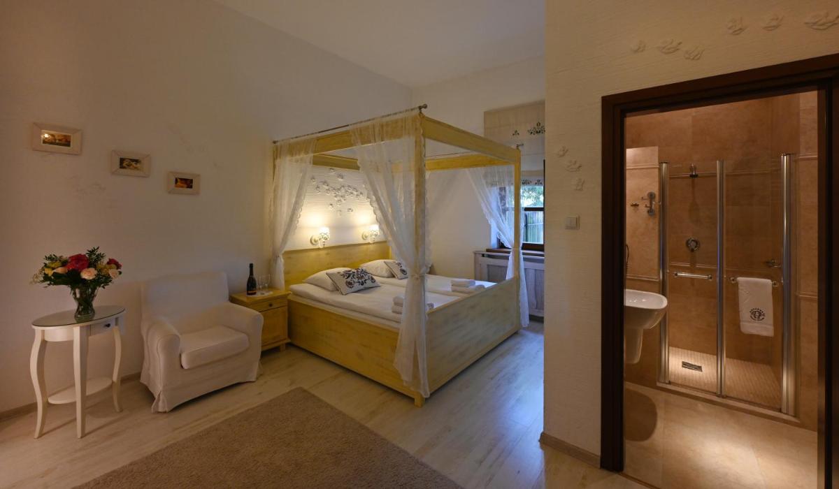 Hotel Marzanna - Housity