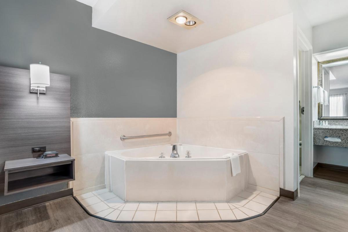 Quality Inn Foley - Gulf Shores North - Housity