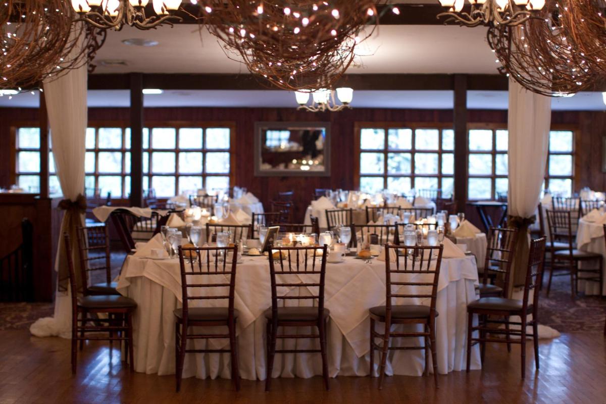 The Stroudsmoor by Wedgewood Weddings - Housity