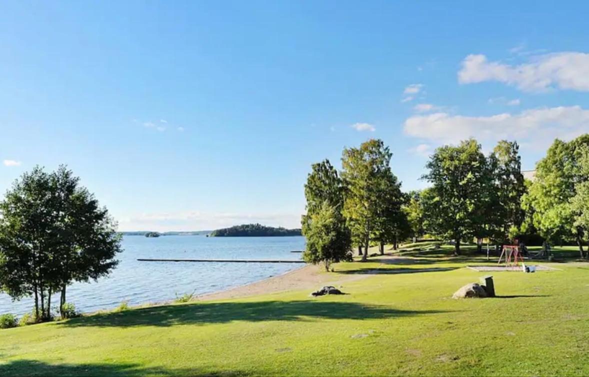 Cozy Stay -3 mins from Kallhäll Station - Housity
