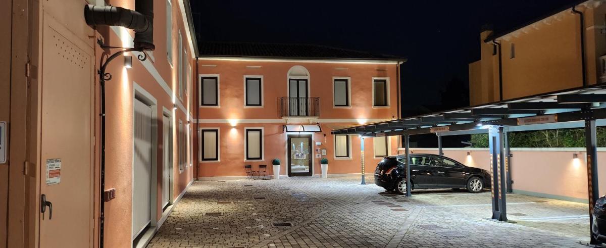 Hotel Ca' Tron - Housity