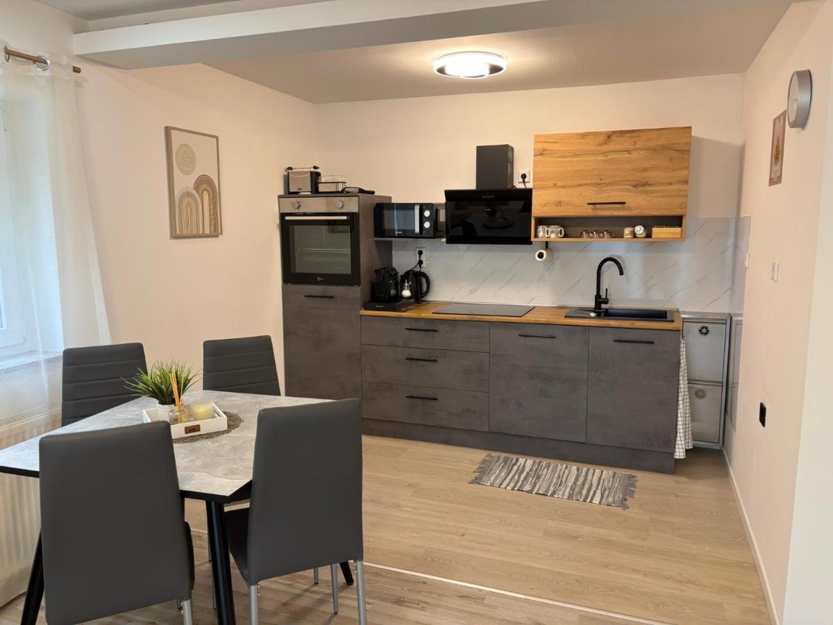 Avens Ferienwohnung mit zwei Schlafzimmer - Housity