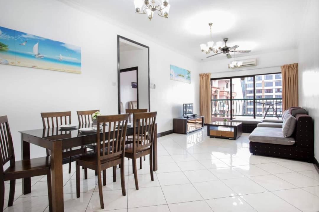 KK Vacation Apartments-Marina Court - STAY AND GET CASH REBATE - Hizvo