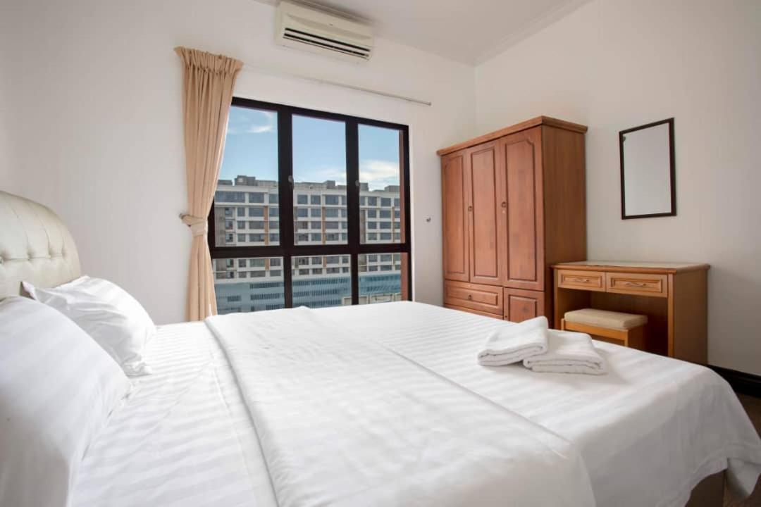 KK Vacation Apartments-Marina Court - STAY AND GET CASH REBATE - Hizvo