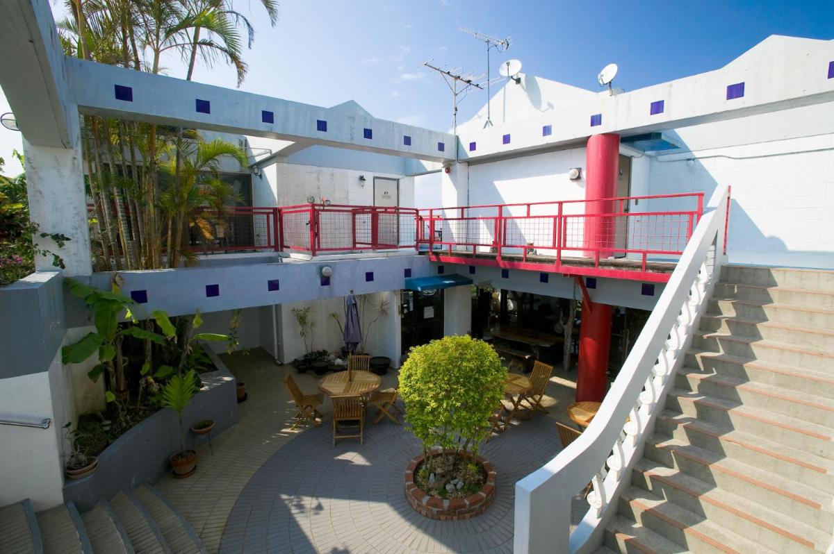 Surfside Bed & Breakfast - Housity