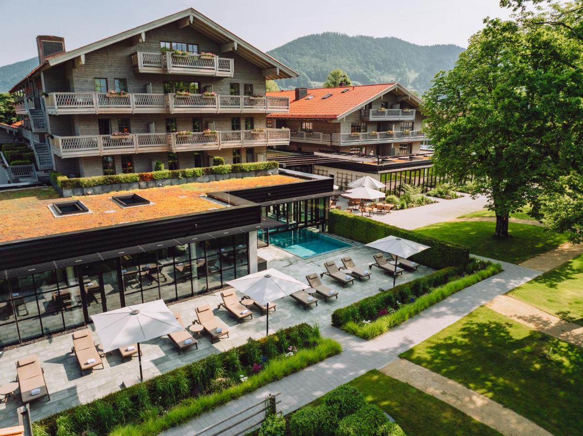 Ein allgemeiner Bergblick oder ein Berglick von des Hotels aus