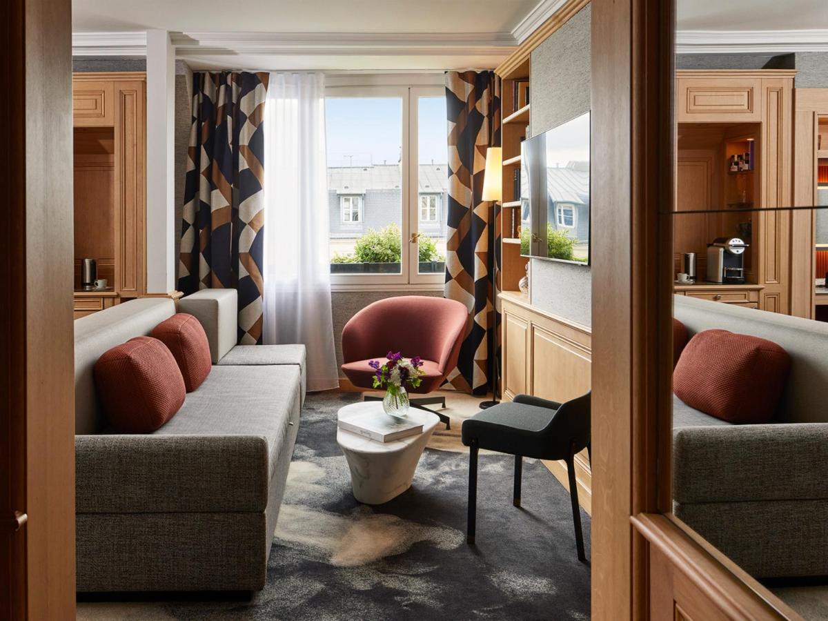 Coin salon dans l'établissement Sofitel Paris Baltimore Tour Eiffel
