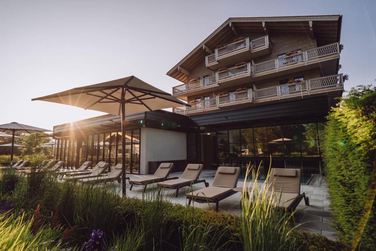 Ein Garten an der Unterkunft Parkhotel Egerner Höfe