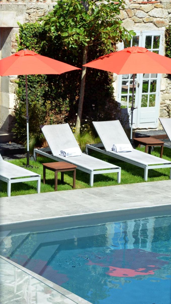 Piscine de l'établissement Le Général d'Elbée Hotel & Spa - Teritoria ou située à proximité