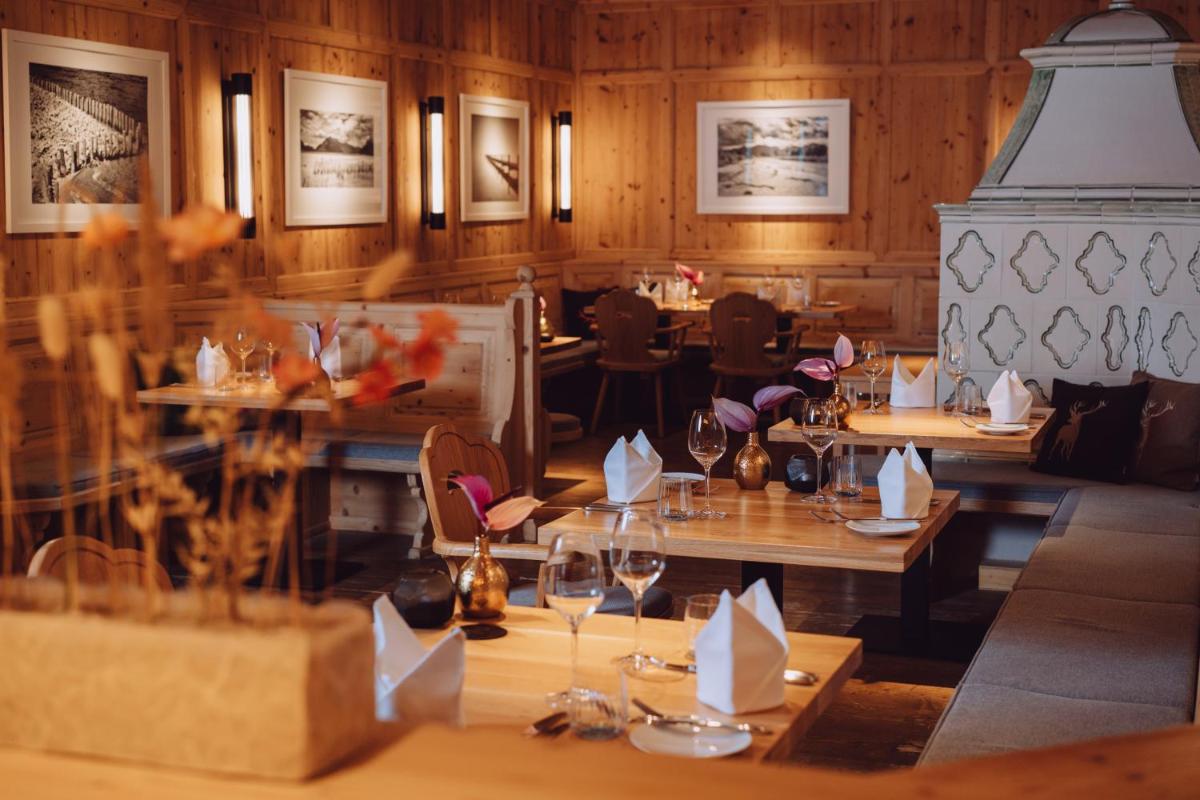 Ein Sitzbereich in der Unterkunft Parkhotel Egerner Höfe