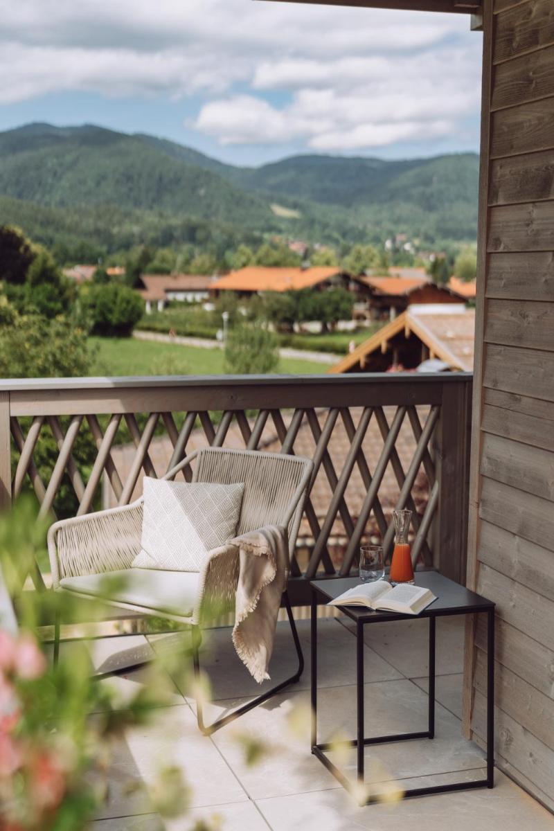 Ein allgemeiner Bergblick oder ein Berglick von des Hotels aus