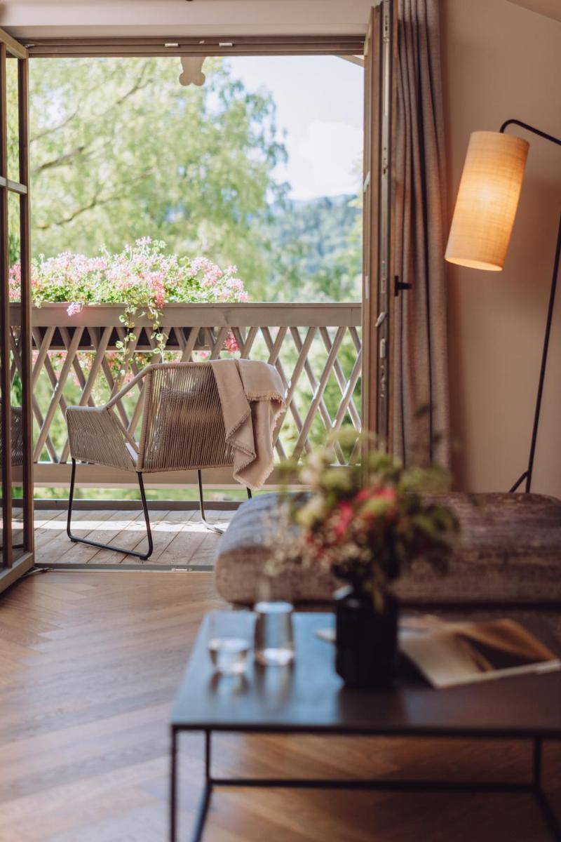 Ein Balkon oder eine Terrasse in der Unterkunft Parkhotel Egerner Höfe