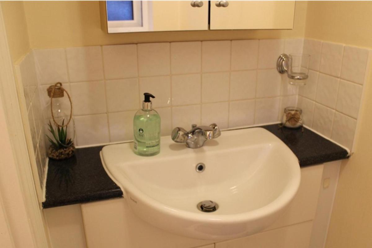 3 Bed Lego Themed Home - Sleeps 6 - Wifi Parking - Hizvo