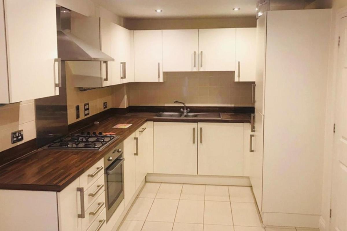 3 Bed Lego Themed Home - Sleeps 6 - Wifi Parking - Hizvo